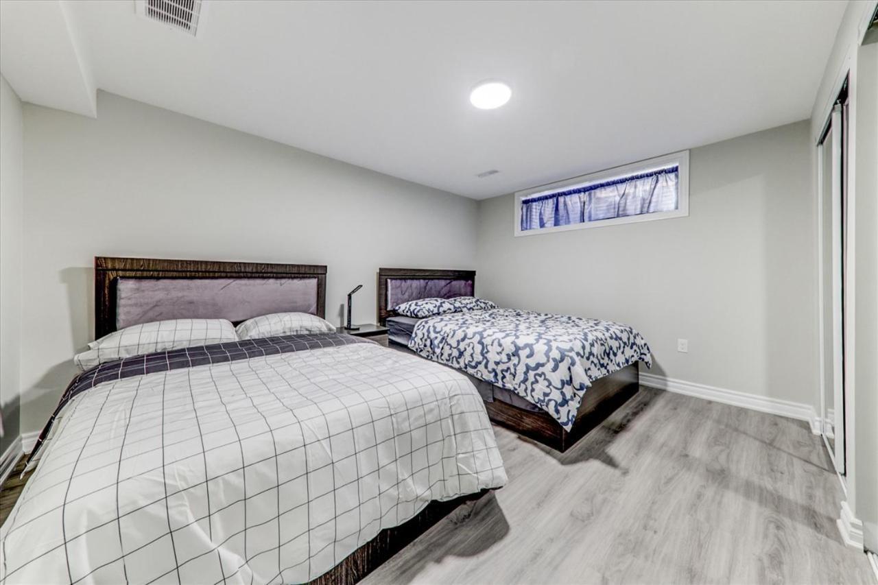 Stunning 7 Bedroom Rougeview Home With 2 Kitchens, 5 Bathrooms, Amazing Backyard & 8-Car Parking Toronto Exterior foto